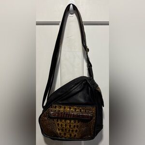 D’Onifrio Danbury CT Handmade Genuine Leather Shoulder Bag